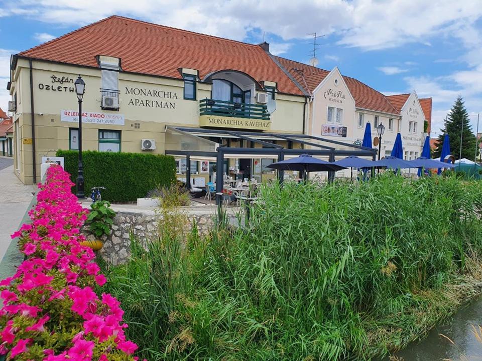 Monarchia Cottage Apartman Mosonmagyaróvár Dış mekan fotoğraf